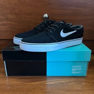 NEW Nike SB Stefan Janoski OG Black